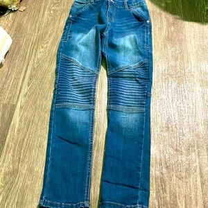 They have two pockets